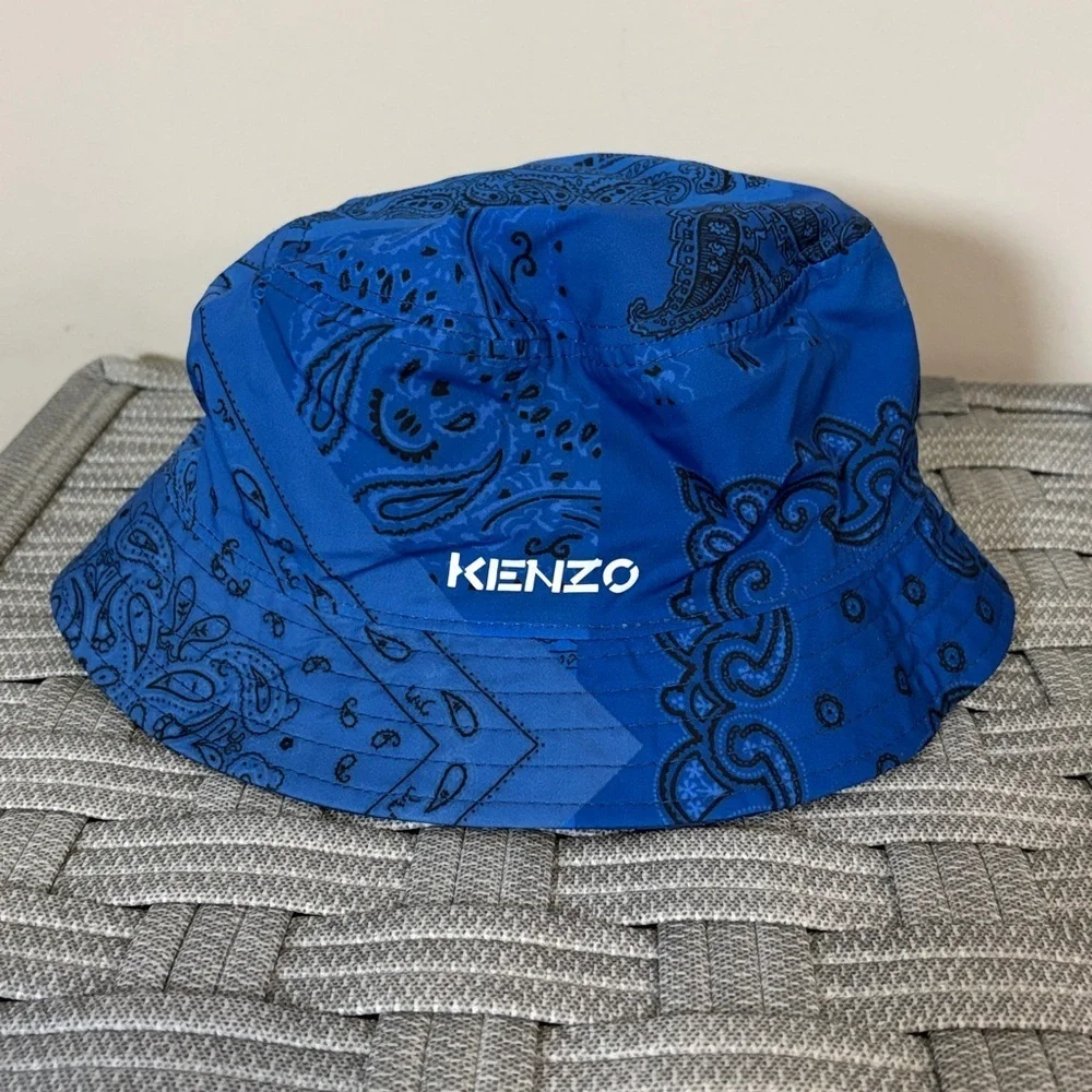 KENZO Reversible Bucket Hat In Bandana Print Blue Designer Sz M Unisex NEW